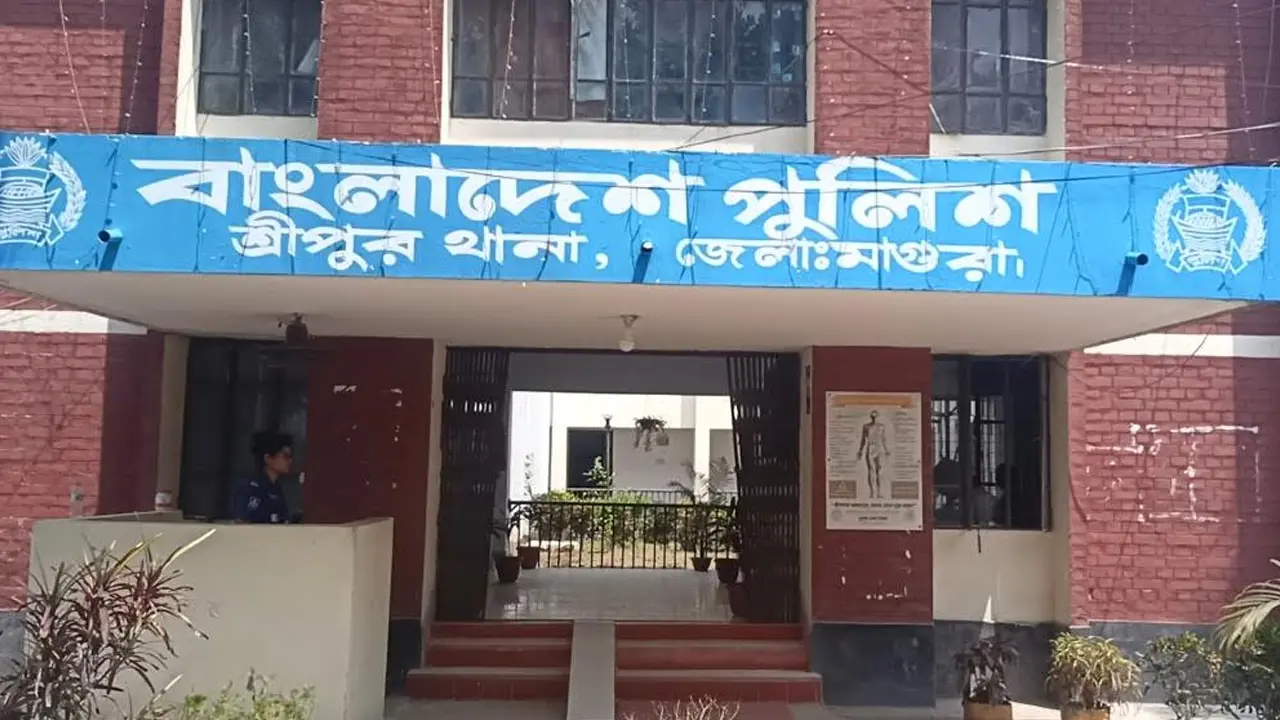 জুমার নামাজে গিয়ে উধাও এসআইয়ের মোটরসাইকেল