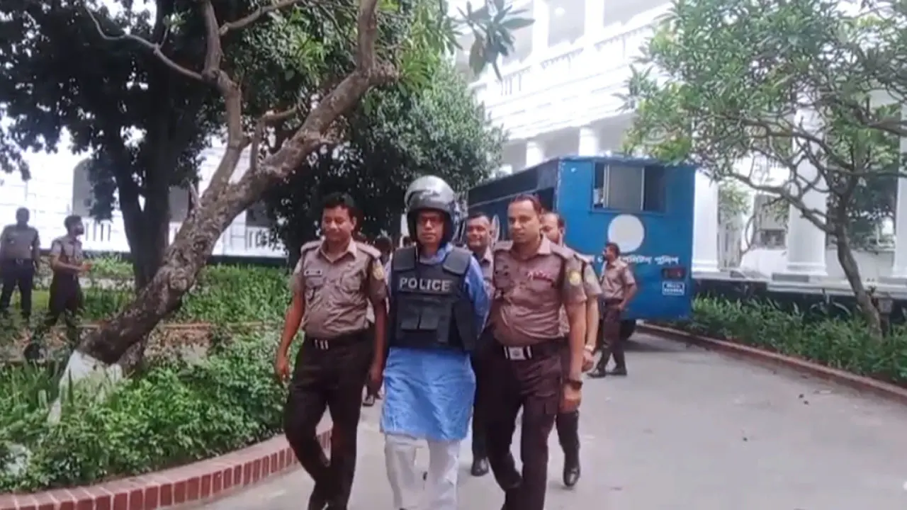 সাক্ষীকে ‘জোরজবরদস্তি’ না করার অনুরোধ পলকের