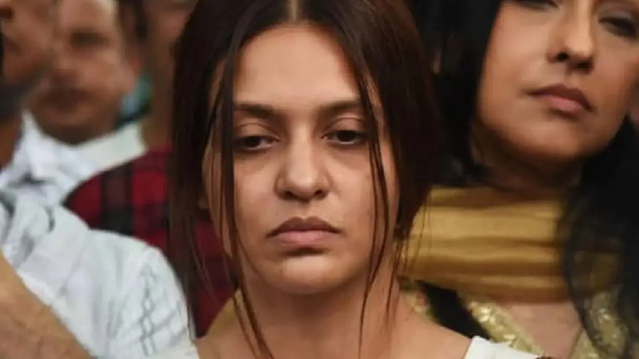 শোক কাটিয়ে শুটিংয়ে রাহুল পত্মী প্রিয়াঙ্কা
