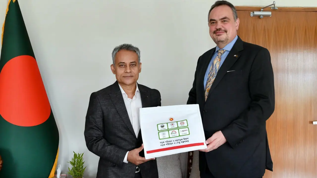 যোগাযোগ ব্যবস্থা নিরাপদ করতে নিরলসভাবে কাজ করছে সরকার : মন্ত্রী