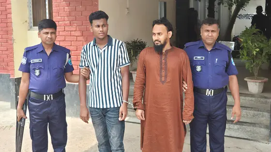 কর্তব্যরত পুলিশ সদস্যকে মারধর, শ্যালক-দুলাভাই আটক