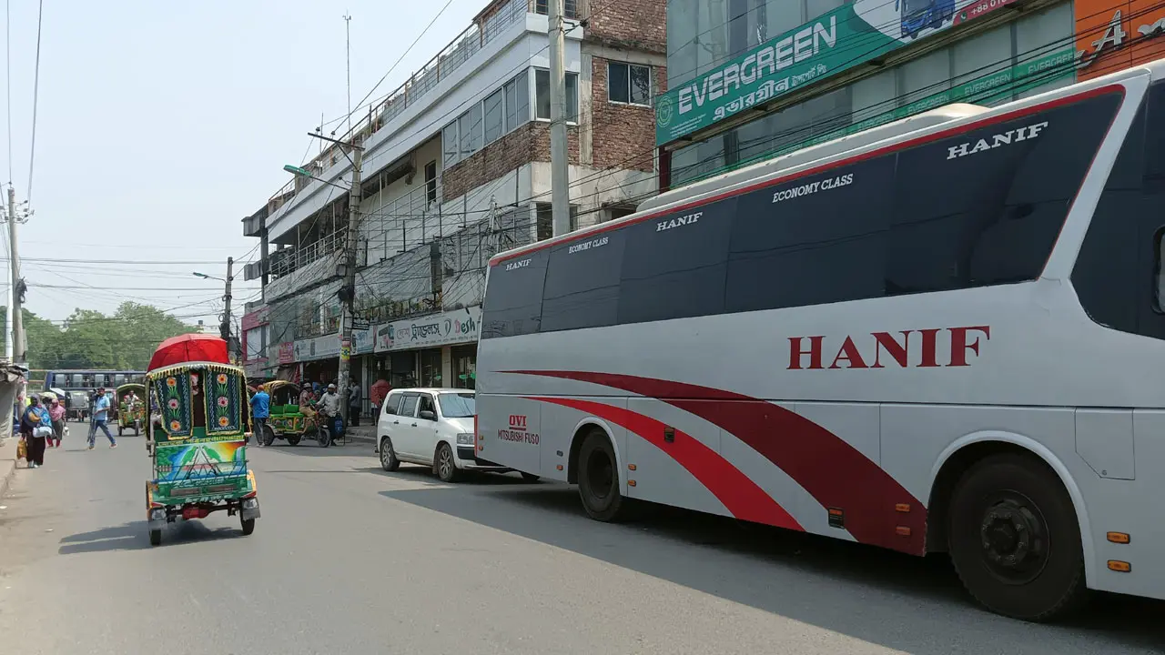এক দিন পর রাজশাহী থেকে বাস চলাচল শুরু