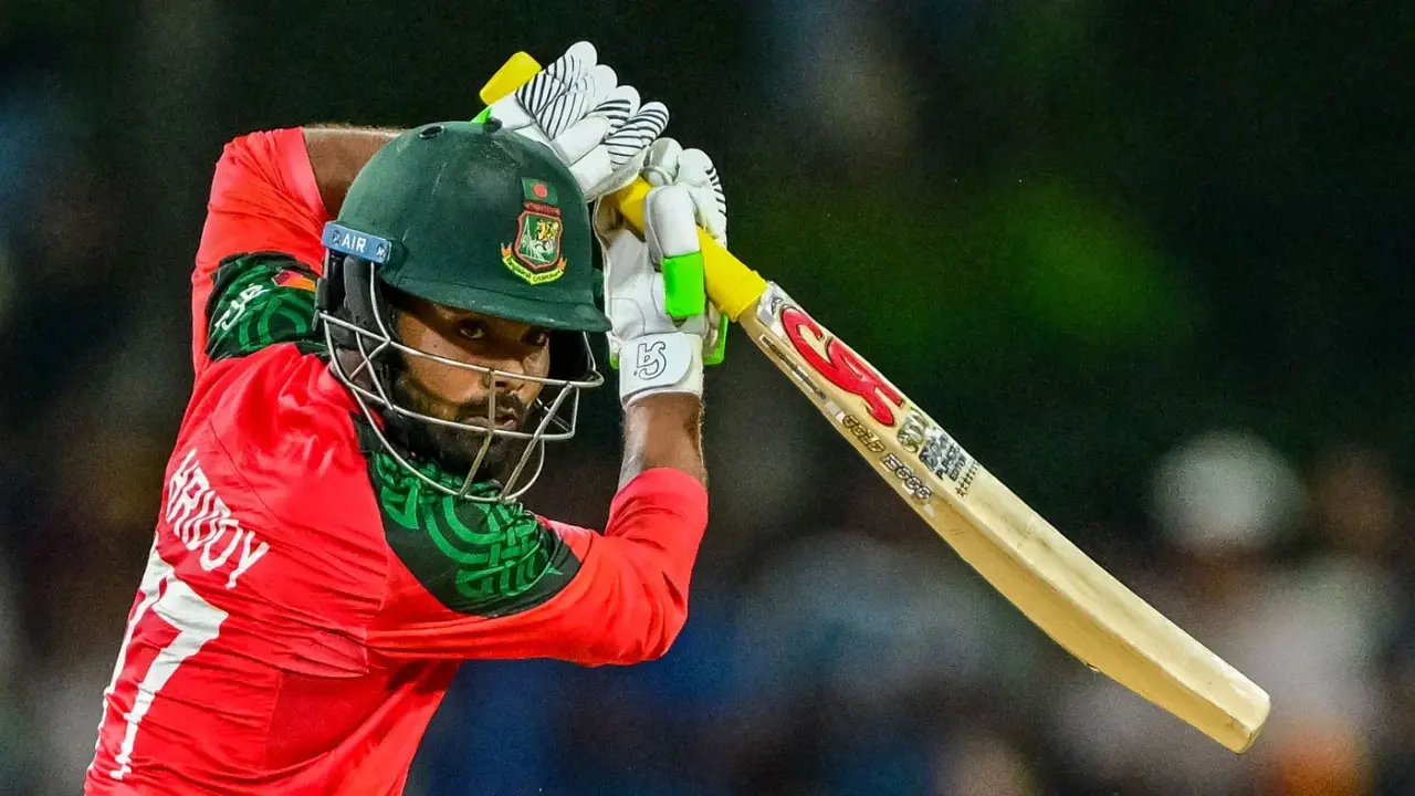 সাইফ-হৃদয়ের ফিফটির পরও ব্যাটিং ধসে বাংলাদেশের হার