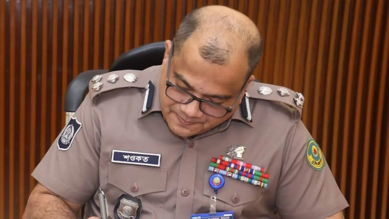 সিএমপির ৩৪তম কমিশনার হিসেবে যোগ দিলেন শওকত আলী
