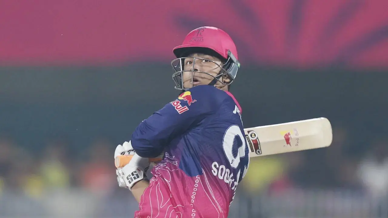 ‘বৈভবের ব্যাটে এআই চিপ লাগানো, পরীক্ষাগারে পাঠানো উচিত’