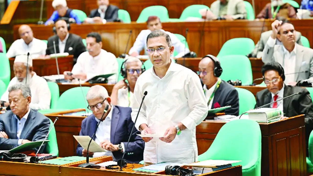 ‘এই চেয়ারে বসলে মনে হয় আগুনের তপ্ত হিট আসছে’