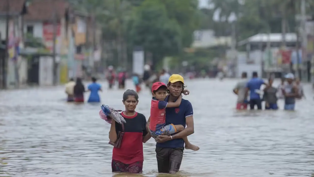 শ্রীলঙ্কায় ভয়াবহ বন্যা ও ভূমিধস, স্কুল বন্ধ ঘোষণা