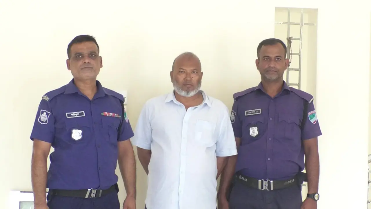 ভারতে গমনকালে বেনাপোল ইমিগ্রেশনে কৃষক লীগ নেতা গ্রেপ্তার