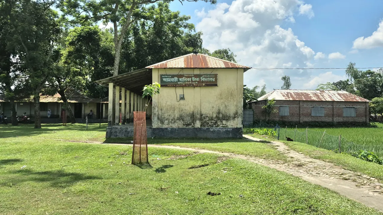 ৬ শিক্ষকের ১০ শিক্ষার্থী, তবুও পাস করেনি কেউ