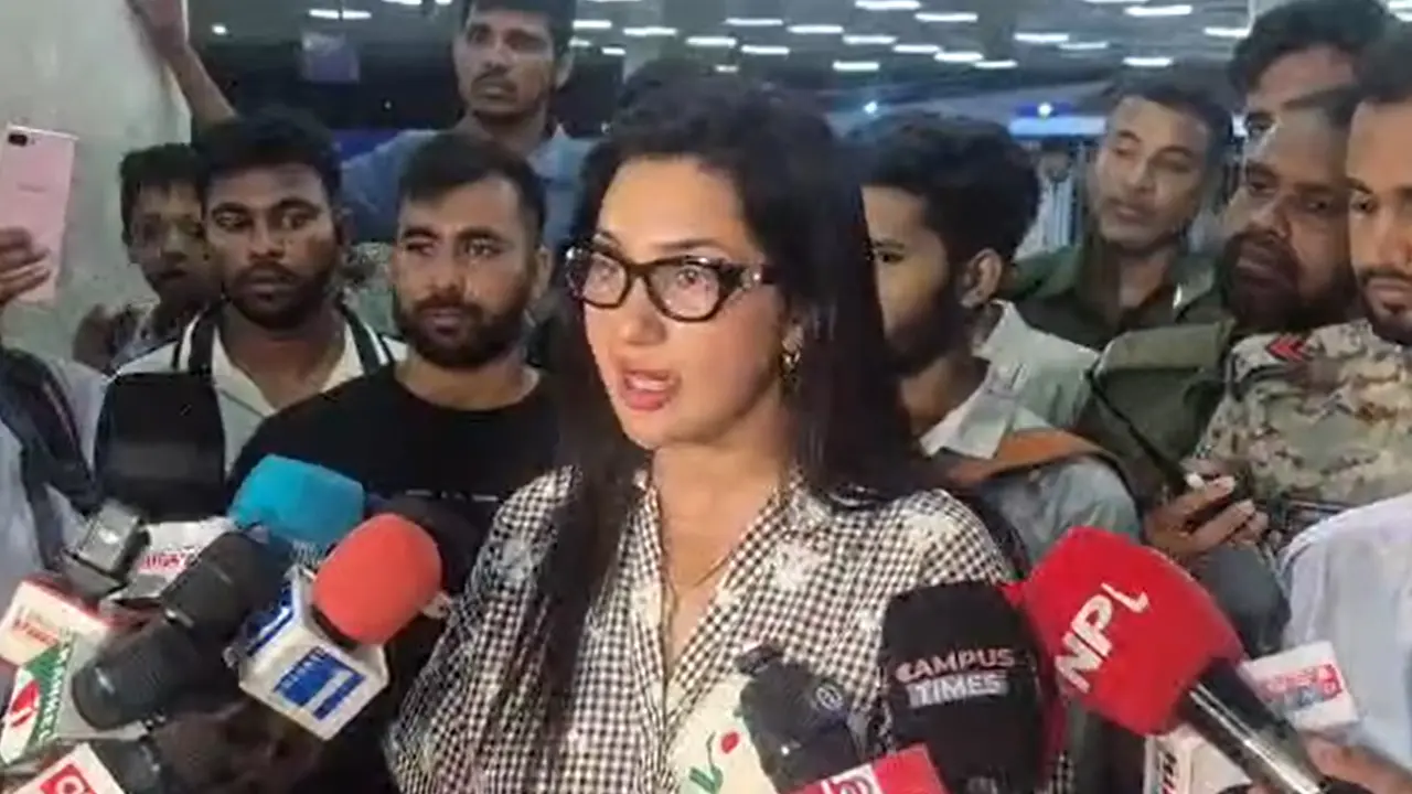 নেপালে ভয়াবহ অভিজ্ঞতা, অল্পের জন্য বেঁচে ঢাকায় অপু বিশ্বাস