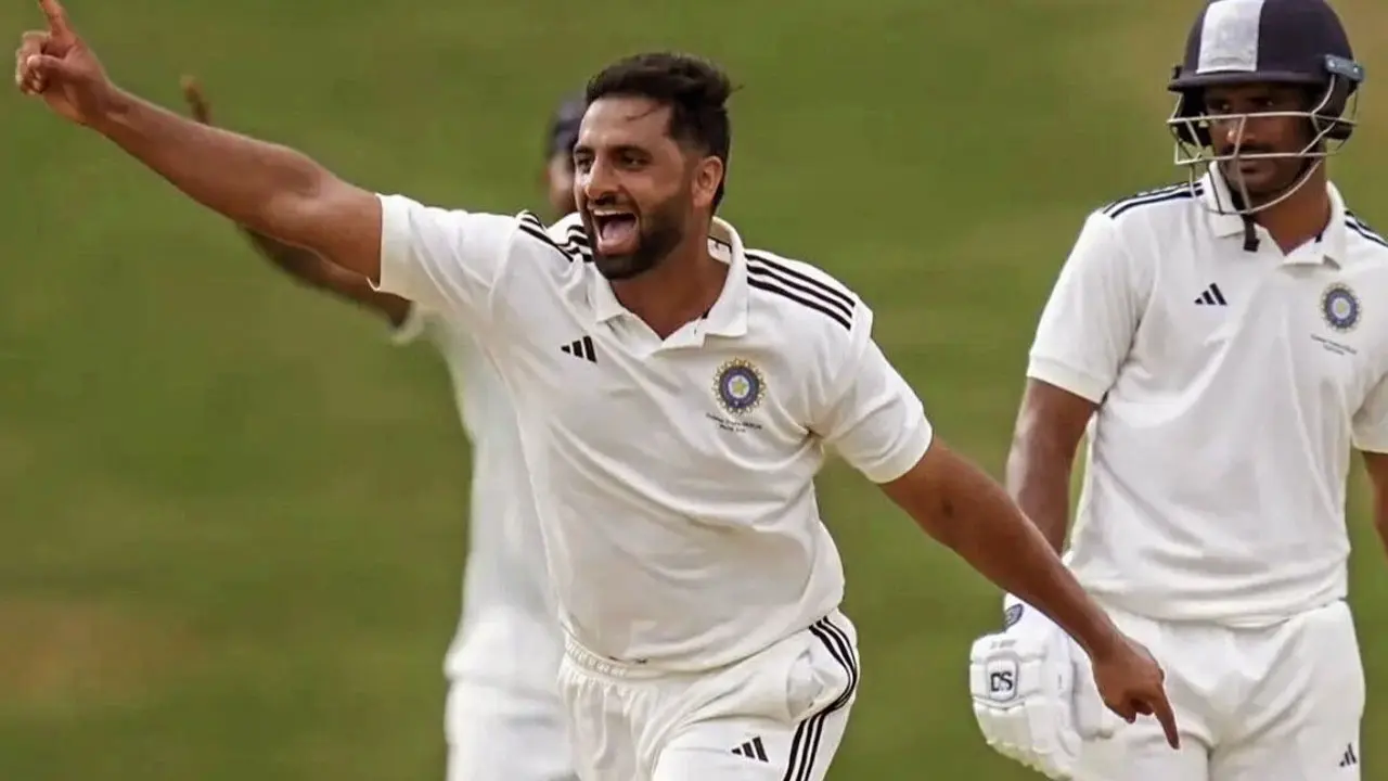 ভারতের টেস্ট দলে ‘বারামুল্লার ডেল স্টেইন’, জম্মু-কাশ্মিরে খুশির জোয়ার