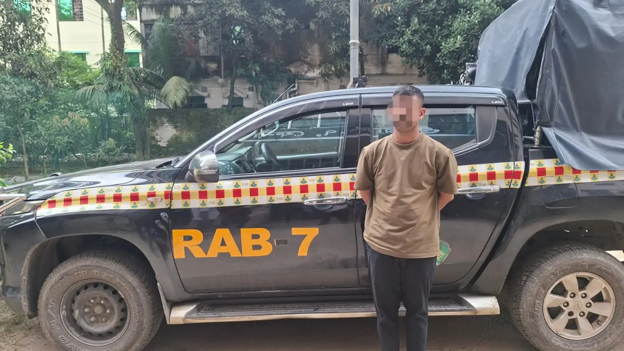 চট্টগ্রাম থেকে ফেনী যাওয়ার পথে ২৪ লাখ টাকার ইয়াবাসহ আটক ১