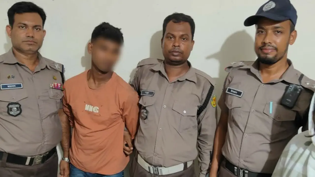 ছিনতাইকারীকে বমি করিয়ে স্বর্ণের কানের দুল উদ্ধার করলো পুলিশ