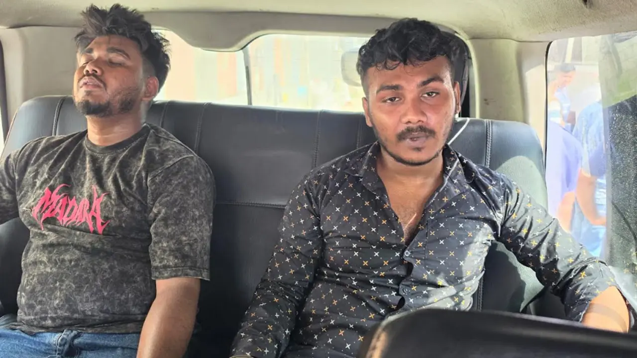 পুলিশের পাল্টা গুলিতে মাদক কারবারি আহত, অস্ত্রসহ গ্রেপ্তার ২