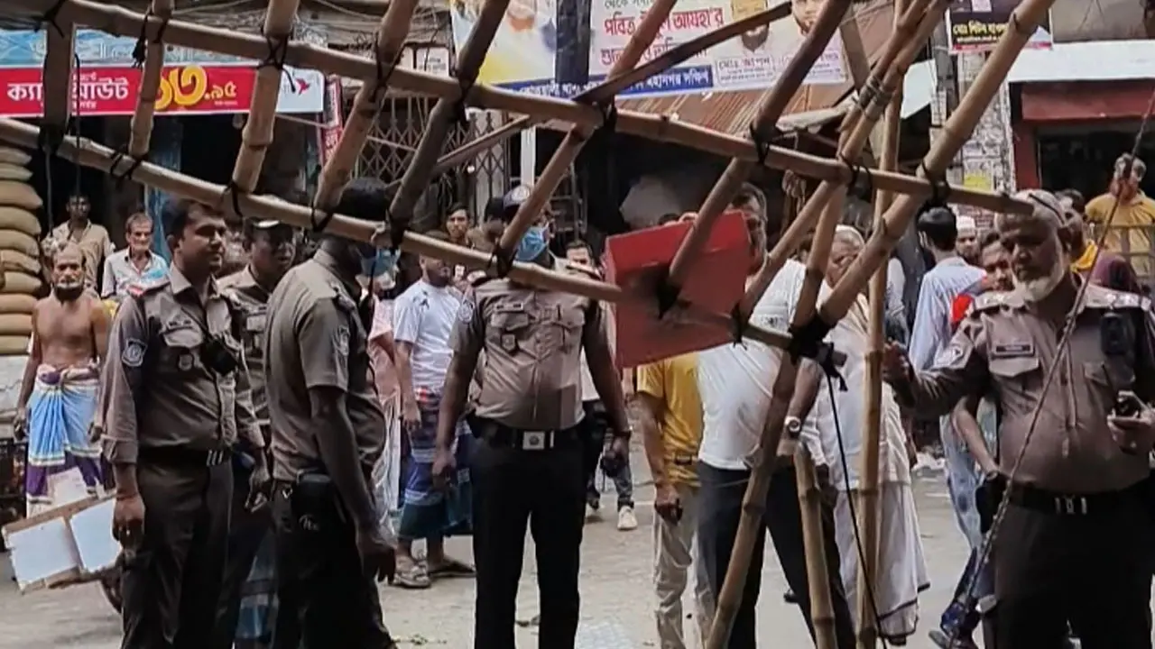 বাবুবাজার-বাদামতলীতে অবৈধ দখল উচ্ছেদে ডিএমপির অভিযান