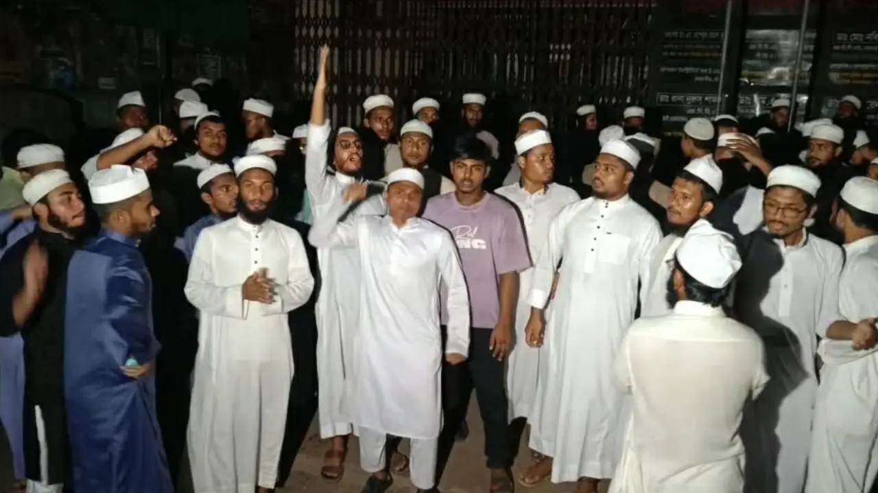 পুলিশ লাইন্সে গান বাজানো নিয়ে উত্তেজনা, আহত ২০ মাদরাসাছাত্র