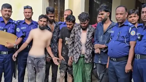 বরগুনায় পিস্তল ও গুলিসহ ৫ যুবক গ্রেপ্তার