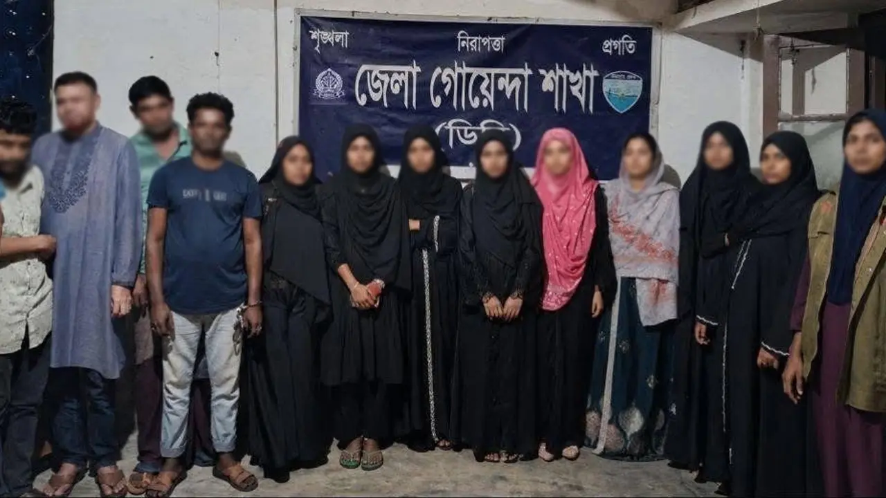 নোয়াখালীতে হোটেলে অসামাজিক কর্মকাণ্ডের অভিযোগ, গ্রেপ্তার ১২