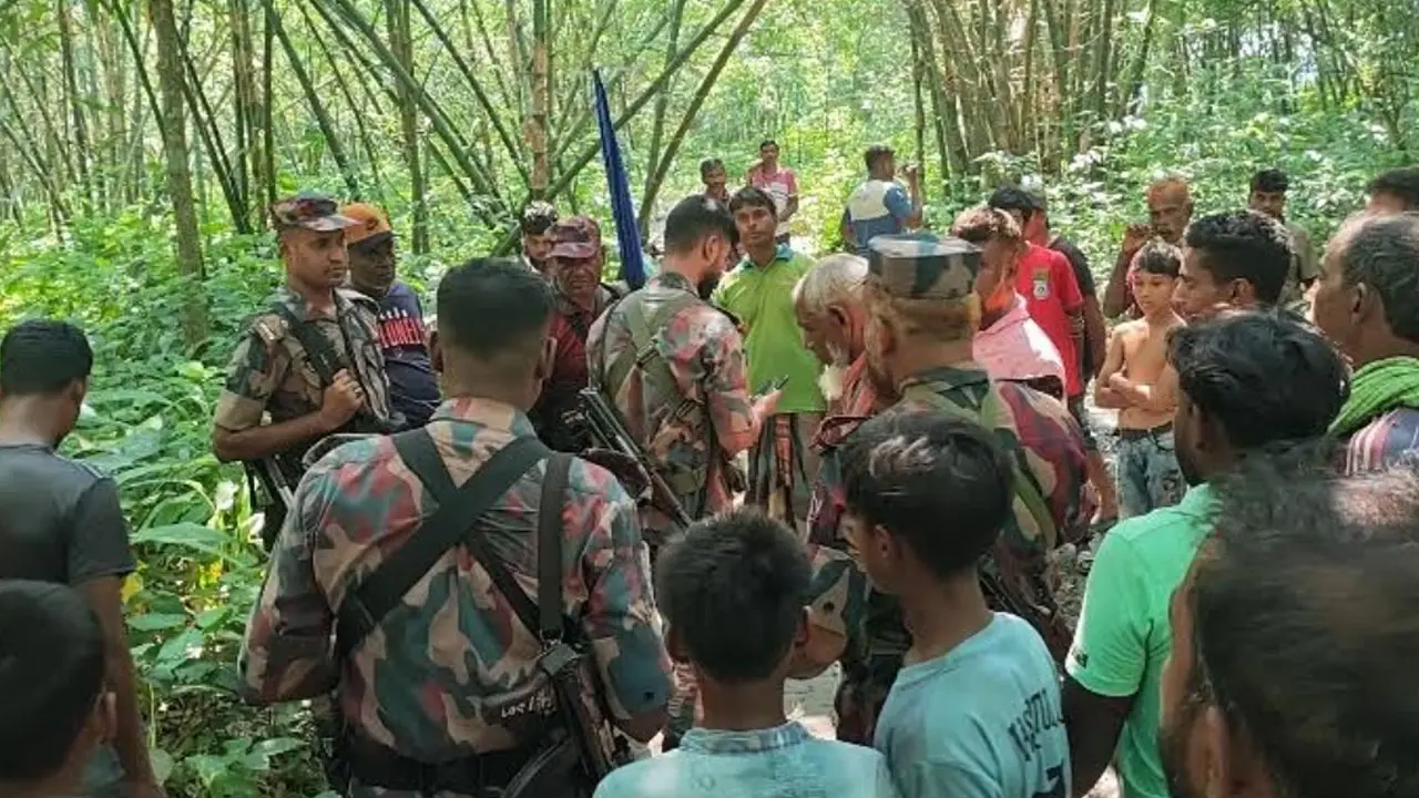 বাংলাদেশিকে ফেরত দেওয়ায় দুই ভারতীয়কে ছেড়ে দিল স্থানীয়রা