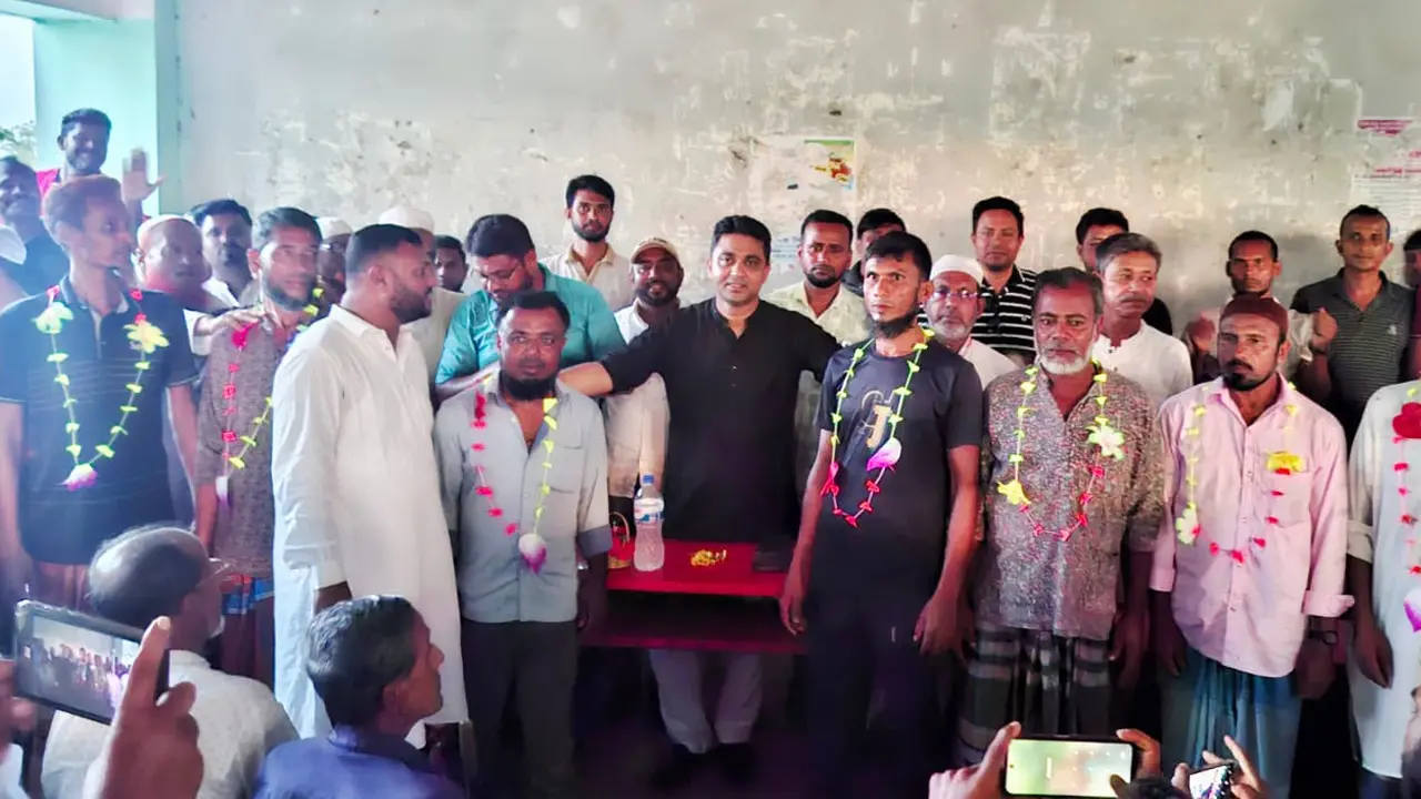 বিএনপিতে যোগ দিলেন জামায়াত বহিষ্কাকৃত গাজী নজরুলের ১২ অনুসারী