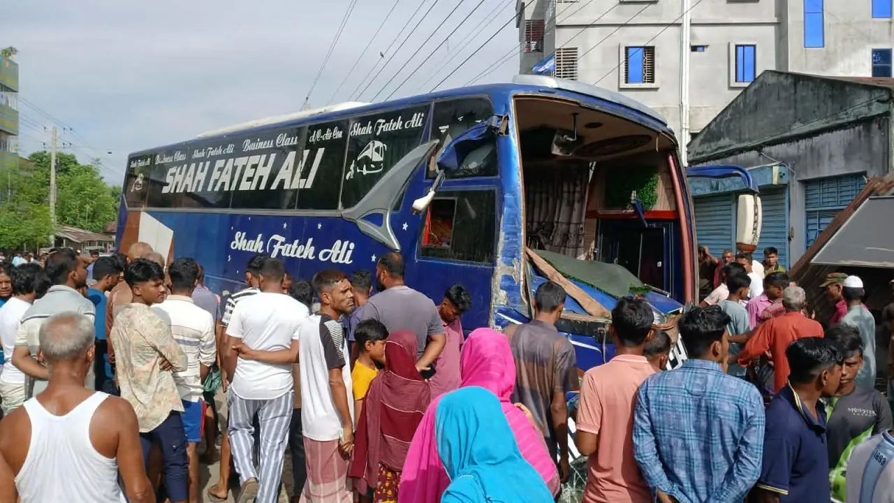 বগুড়ায় বাসচাপায় ৭ শ্রমিক নিহত, তদন্ত কমিটি গঠন