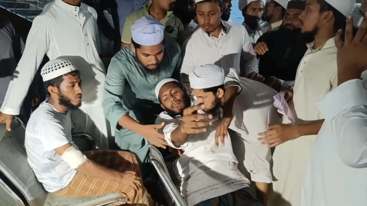ব্রাহ্মণবাড়িয়ায় পুলিশ-মাদরাসাছাত্র সংঘাত: ৩ পুলিশ প্রত্যাহার, তদন্ত শুরু