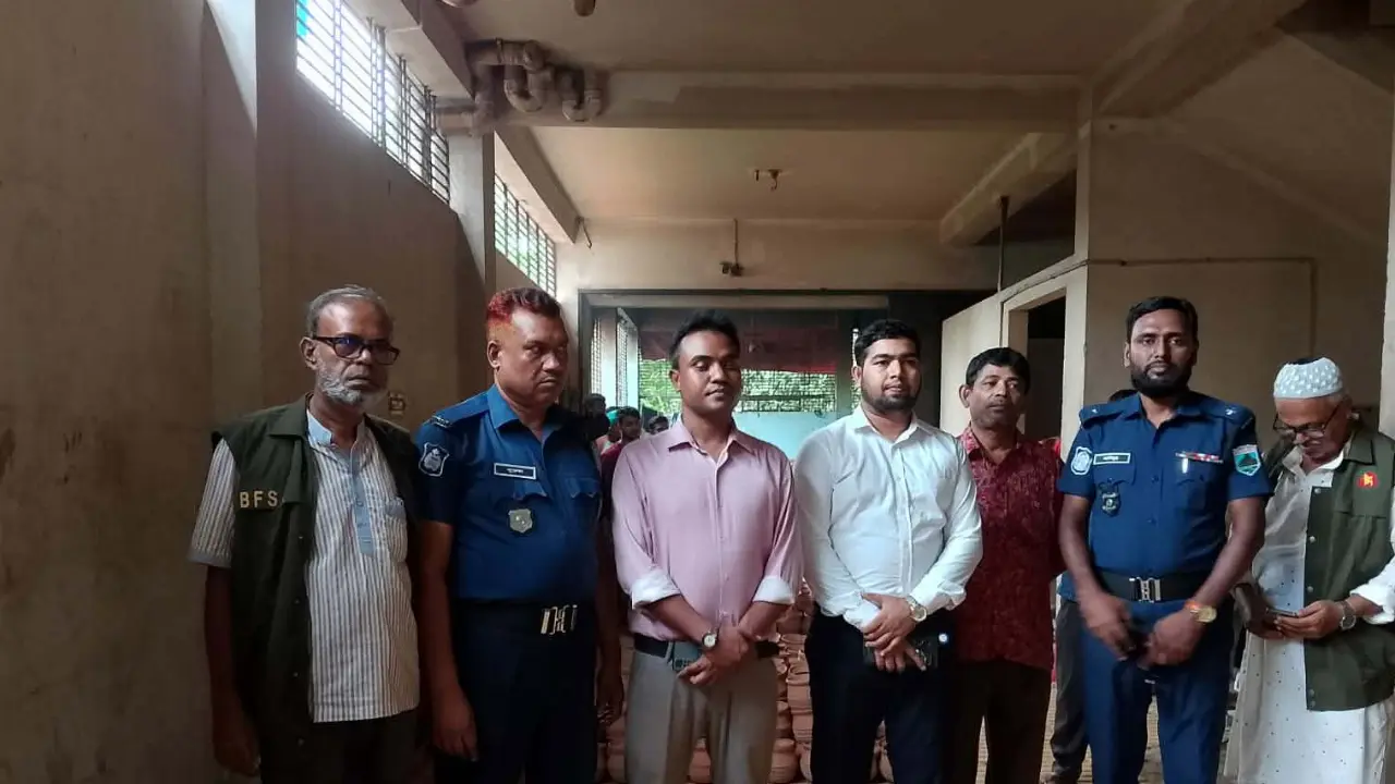 ঈশ্বরদীতে ‘পাবনা দই ঘর’কে ১ লাখ টাকা জরিমানা