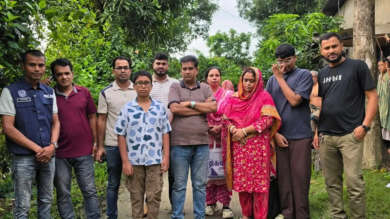 চাঁদপুরের স্বর্ণ ব্যবসায়ী পরিবারসহ চট্টগ্রাম থেকে উদ্ধার