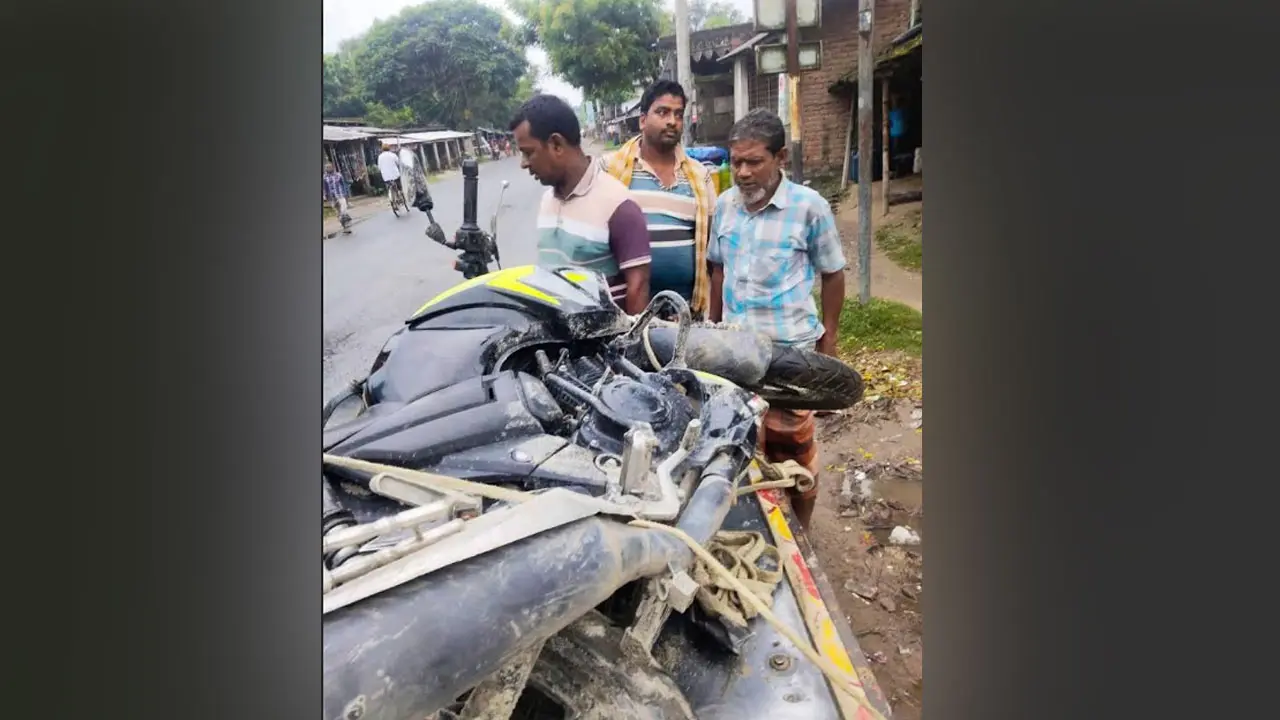 মহাসড়কে নির্মানাধীন কালভার্টে পড়ে দুই মোটরসাইকেল আরোহী নিহত