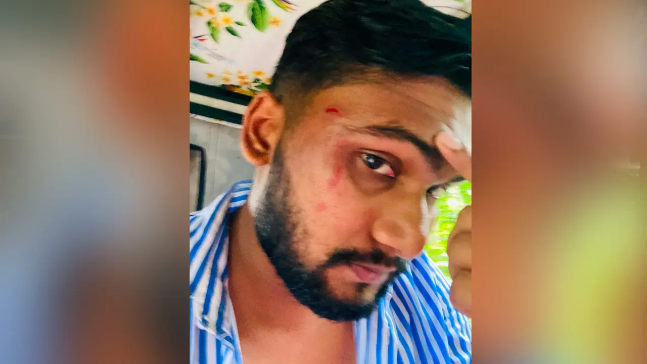 ‘গাঁজা-বাবা কী তোর বাপের টাকায় খাই’ বলেই ছাত্রদল সভাপতিকে মারধর