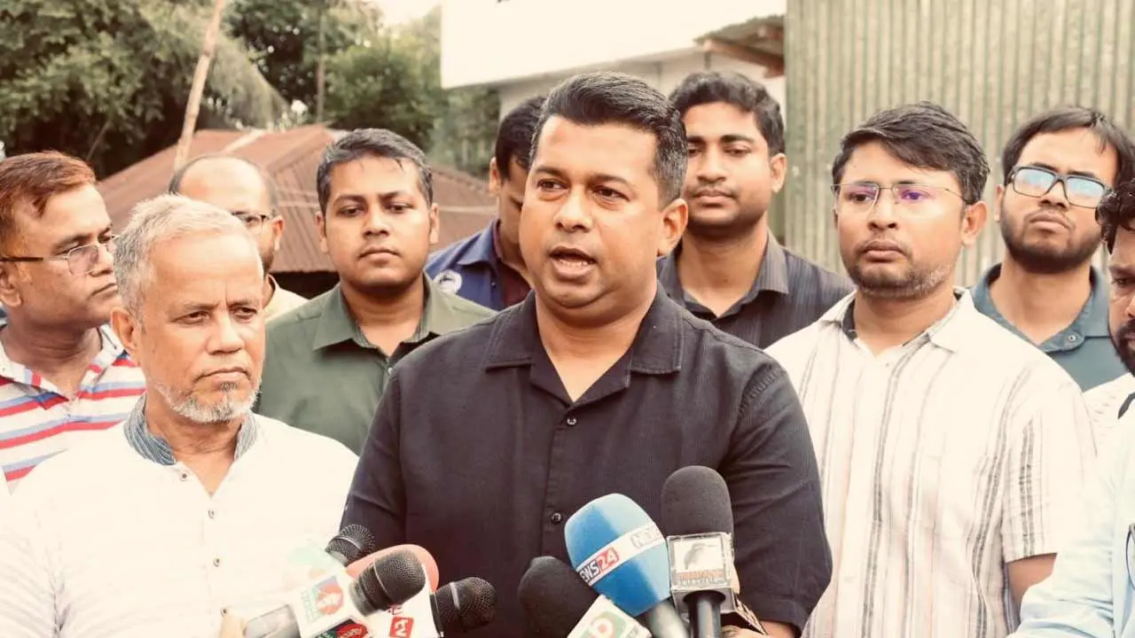 বাঁশখালীতে বন্যায় ঘর হারানো ১০০ পরিবারকে ঘর দেবেন প্রধানমন্ত্রী