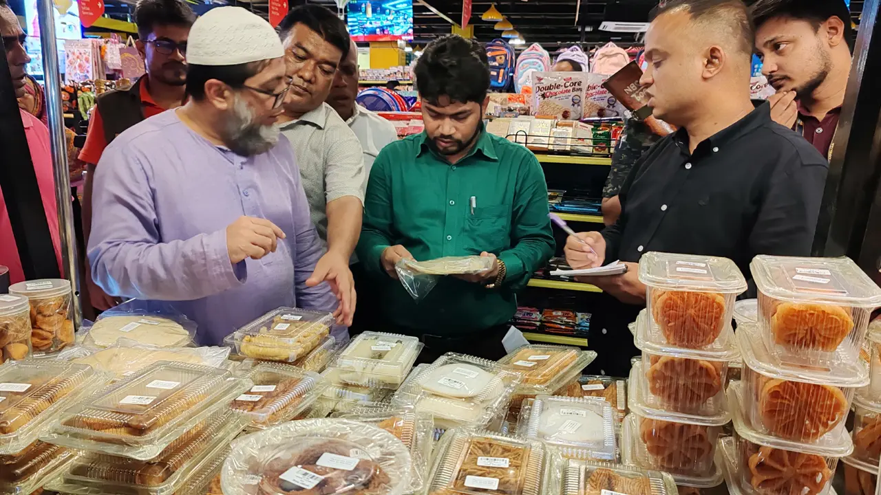 চট্টগ্রামে চার খাদ্য প্রতিষ্ঠানকে ৪০ লাখ টাকা জরিমানা