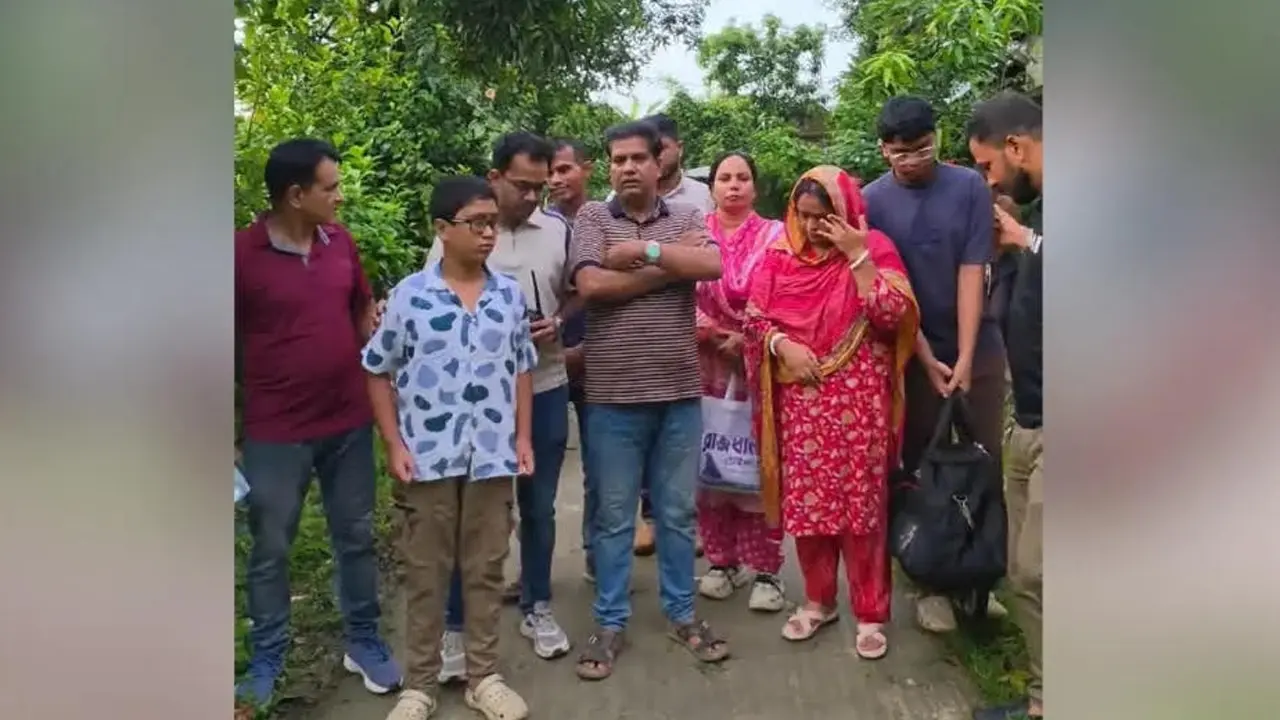পটিয়ায় আত্মগোপনে থাকা স্বর্ণ ব্যবসায়ী পিন্টু আটক