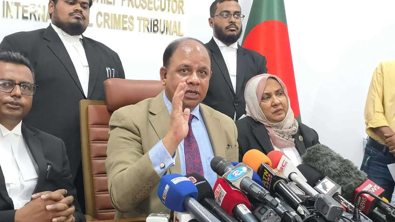 জুলাইয়ের বিচারই অগ্রাধিকার, চলবে গুম-ক্রসফায়ারের মামলাও : চিফ প্রসিকিউটর
