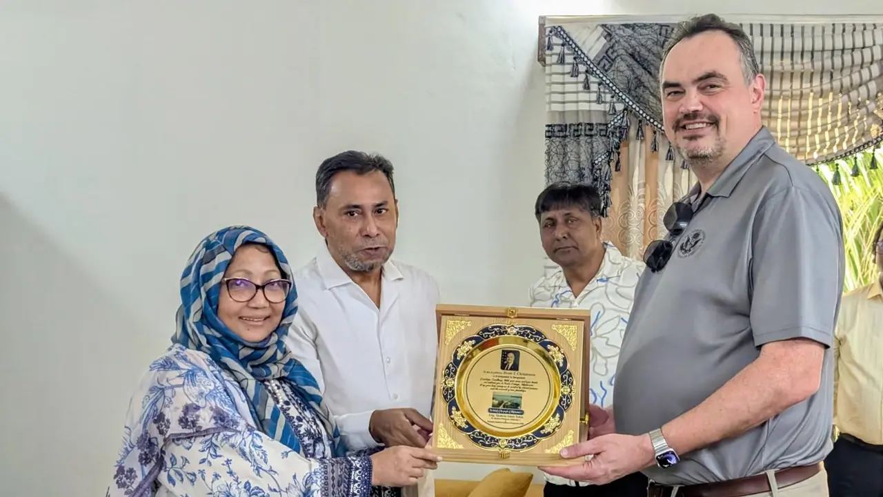 তিস্তা ব্যারাজ পরিদর্শনে মার্কিন রাষ্ট্রদূত