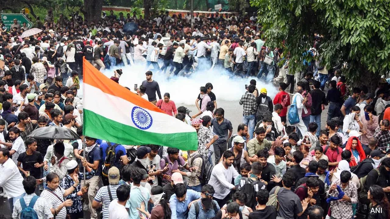 ফের দিল্লিতে আন্দোলনে নামার ঘোষণা তেলাপোকা পার্টির