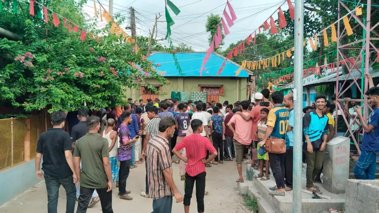 কিশোর গ্যাংয়ের দুই গ্রুপের সংঘর্ষ, আহত ৫