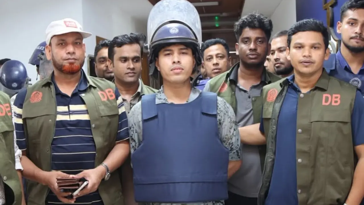 চট্টগ্রামের শীর্ষ সন্ত্রাসী ডেভিড ইমন ৫ দিনের রিমান্ডে