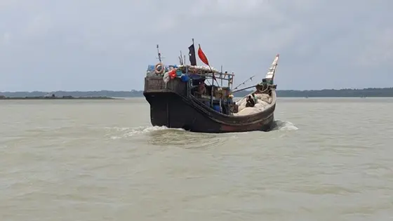 বঙ্গোপসাগরে ট্রলারডুবিতে নিখোঁজ ৫ জেলে, একজনের মরদেহ উদ্ধার