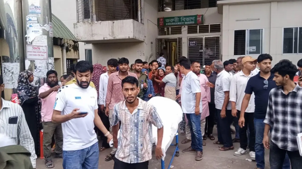 ফরিদপুরে পৃথক সড়ক দুর্ঘটনায় স্কুলছাত্রসহ নিহত ৩