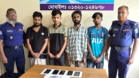 নাটোরে ফেসবুক-ইমো হ্যাকিং চক্রের ৪ সদস্য আটক