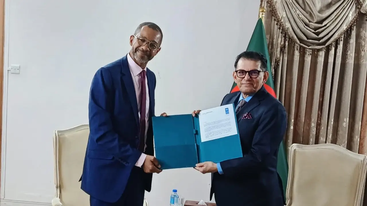 পররাষ্ট্রমন্ত্রীর কা‌ছে ইউএনডিপির আবাসিক প্রতিনিধির পরিচয়পত্র পেশ