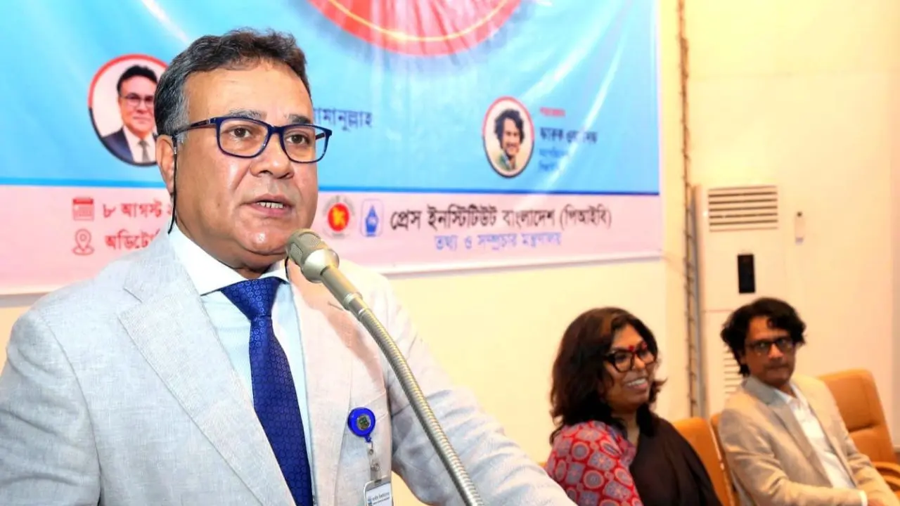 অপতথ্যের ভিড়ে বস্তুনিষ্ঠ সাংবাদিকতা বড় চ্যালেঞ্জ