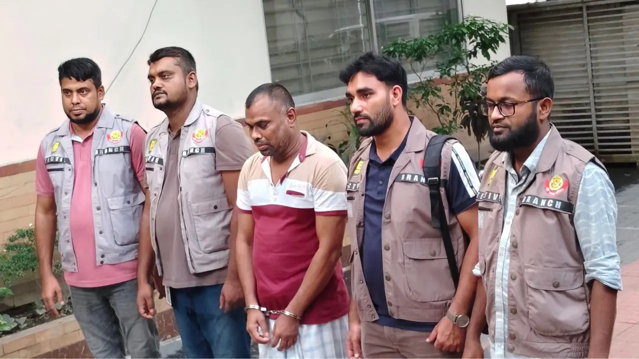 কখনো কর্নেল, কখনো পুলিশের এসপি পরিচয়ে প্রতারণা, গ্রেপ্তার ১