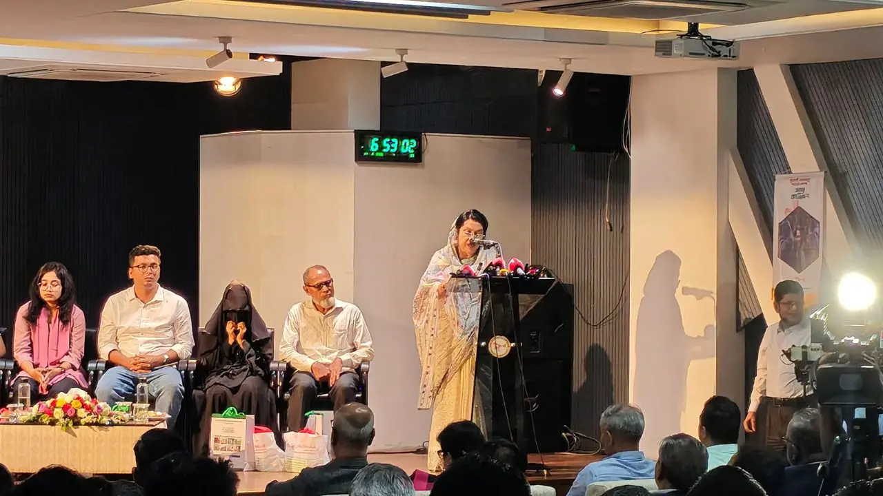 বিমানে ৫০ শতাংশ পর্যন্ত ছাড় পেতে পারেন জুলাই যোদ্ধারা : বিমানমন্ত্রী