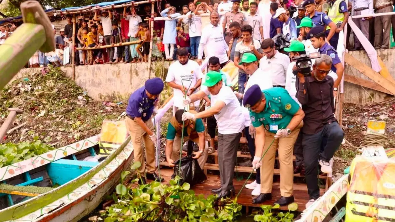 পুকুর পরিষ্কারের পর দেশীয় মাছের পোনা অবমুক্ত করা হবে : ডিসি জাহিদ