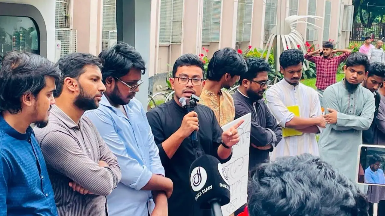 ঢাবি প্রশাসনের তদন্ত কমিটি মানে একটা মুলা ঝুলানো : সাদিক কায়েম