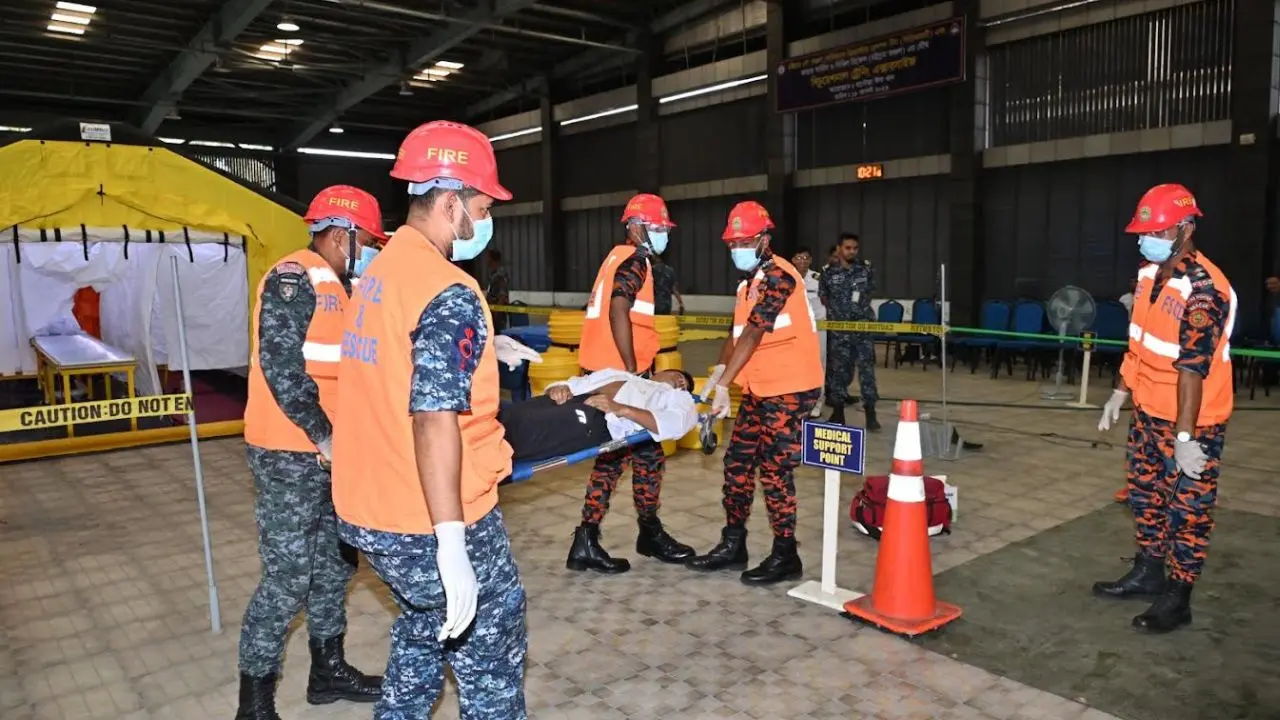 চট্টগ্রামে নৌবাহিনী-ফায়ার সার্ভিসের যৌথ মহড়া