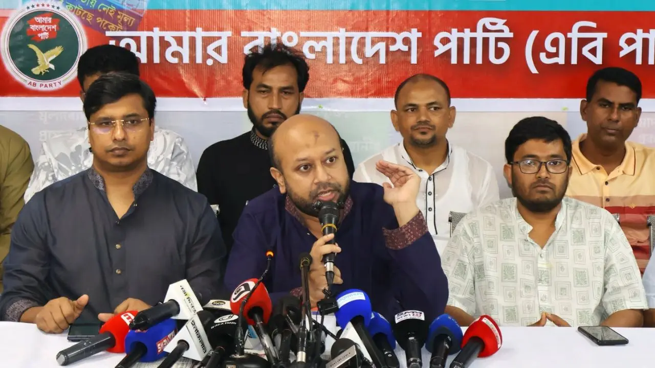 ওষুধের দাম নিয়ন্ত্রণ নীতিমালা বাতিল করে সরকার জনগণের বিরুদ্ধে দাঁড়িয়েছে