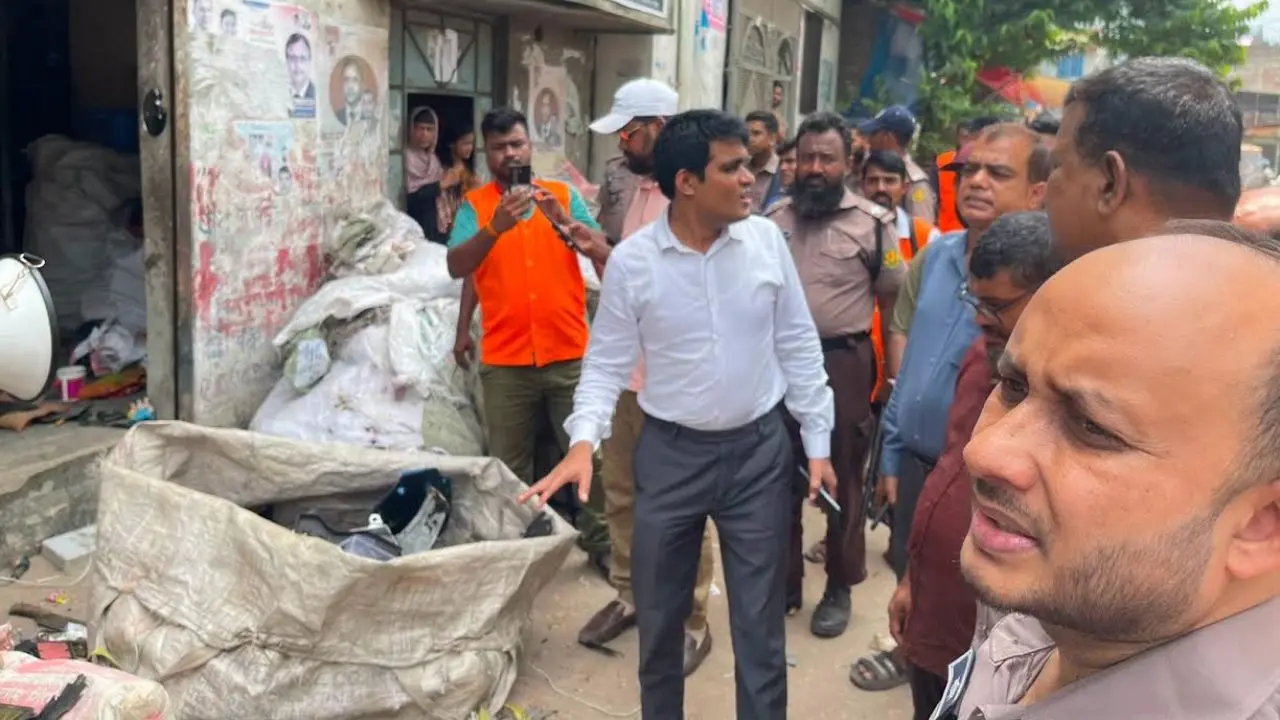 কামরাঙ্গীরচরে অবৈধ স্থাপনা উচ্ছেদ করল ডিএসসিসি